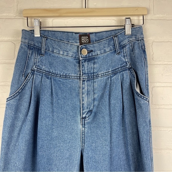 BDG Urban Outfitters High Rise Pleated Mom Jeans Medium Blue Size 27 Casual Fall - Picture 3 of 13